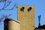 Bekroning Spaarndammerplantsoen, met schoorsteen.
              <br/>
              Gert-Jan Lobbes, 2020
